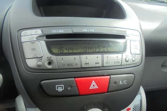 Peugeot 107 (2011) thumbnail 6