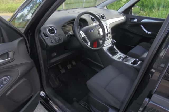 Ford S-Max (2010) thumbnail 5