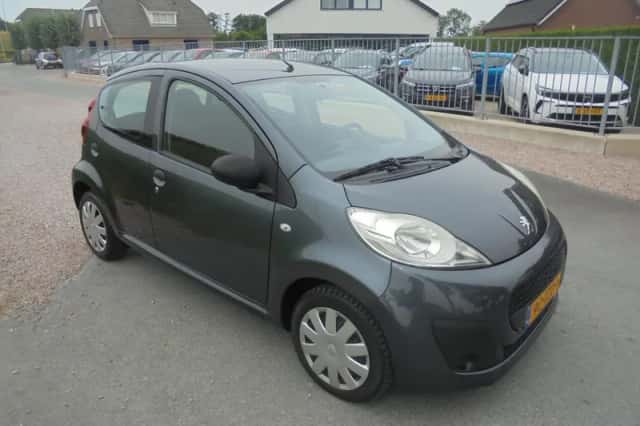 Peugeot 107 (2012) thumbnail 4