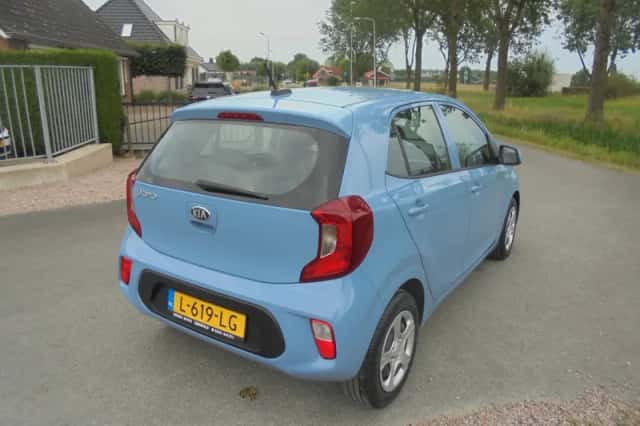Kia Picanto (2021) thumbnail 3