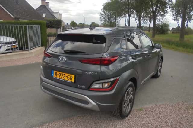 Hyundai Kona (2022) thumbnail 3