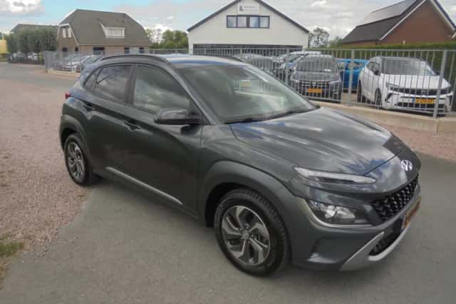 Hyundai Kona (2022) thumbnail 4