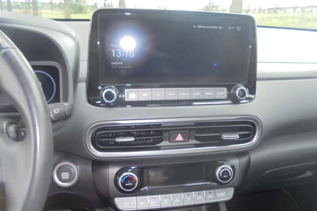 Hyundai Kona (2022) thumbnail 6