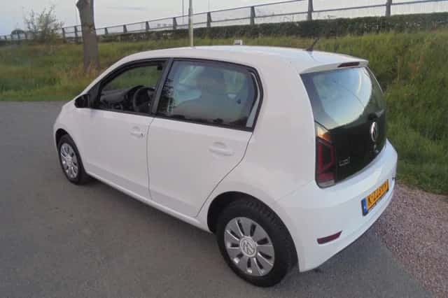 Volkswagen Up! (2021) thumbnail 2