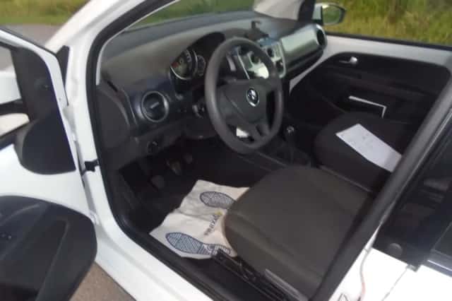 Volkswagen Up! (2021) thumbnail 5