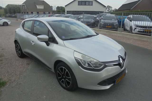 Renault Clio (2015) thumbnail 4