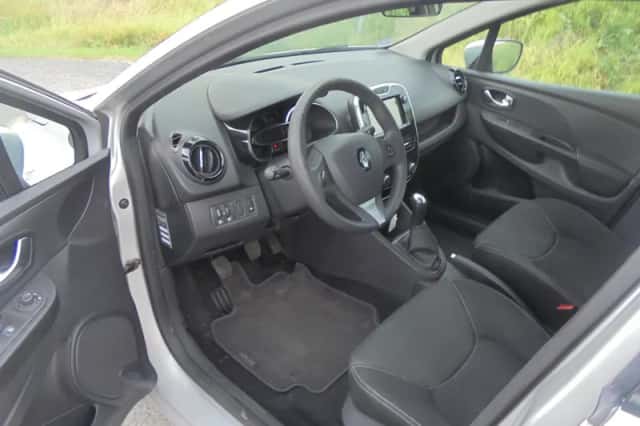 Renault Clio (2015) thumbnail 5