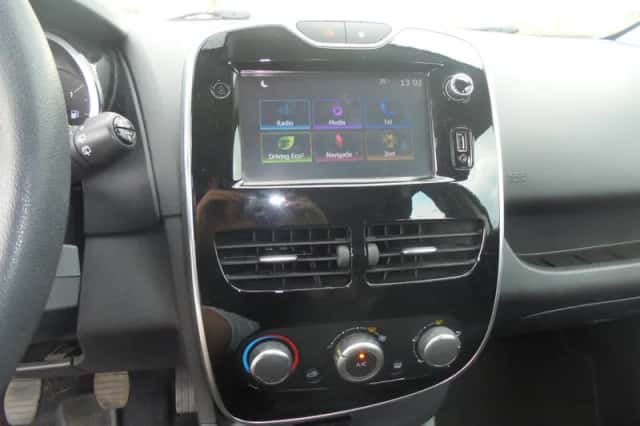 Renault Clio (2015) thumbnail 6