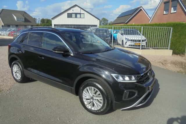 Volkswagen T-Roc (2022) thumbnail 4