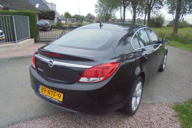 Opel Insignia (2010) thumbnail 3