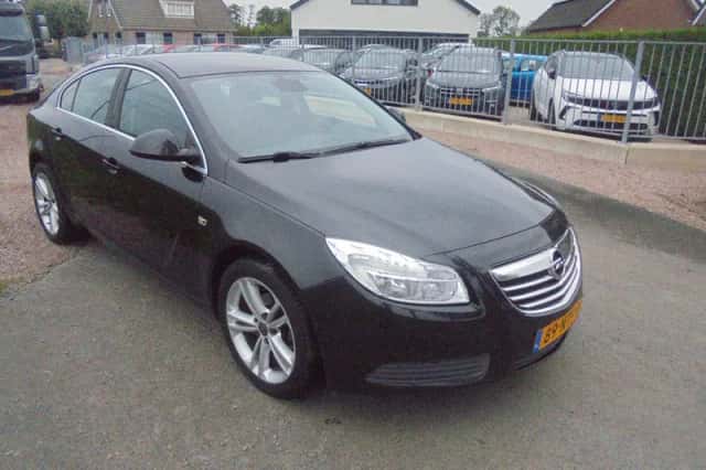 Opel Insignia (2010) thumbnail 4