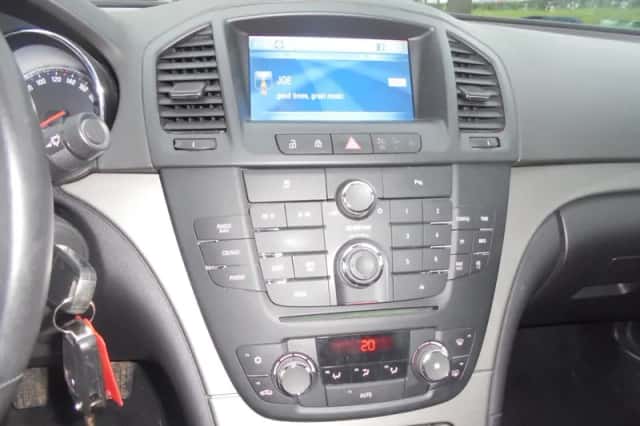 Opel Insignia (2010) thumbnail 6