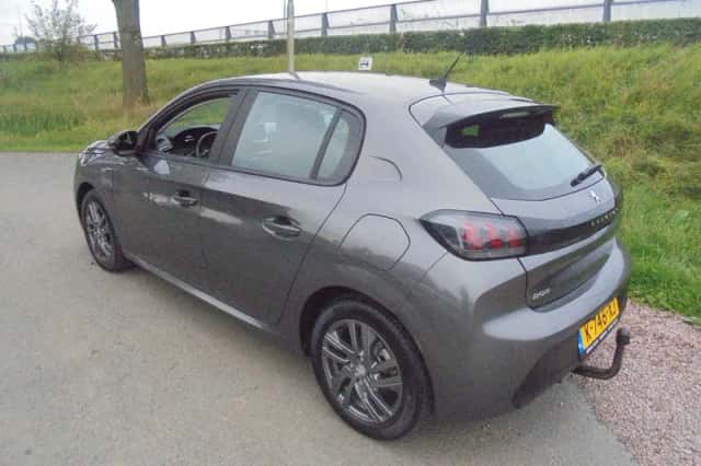 Peugeot 208 (2021) thumbnail 2