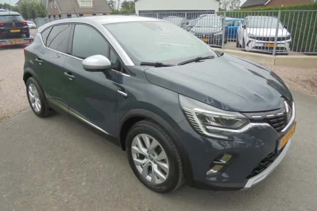 Renault Captur (2020) thumbnail 4
