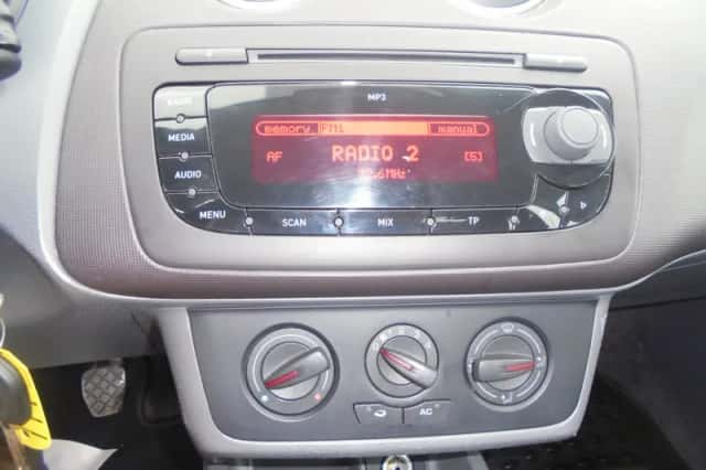 SEAT Ibiza (2012) thumbnail 6
