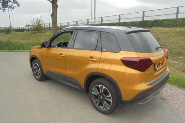 Suzuki Vitara (2022) thumbnail 2