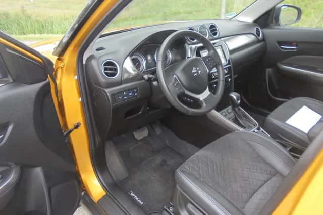 Suzuki Vitara (2022) thumbnail 5