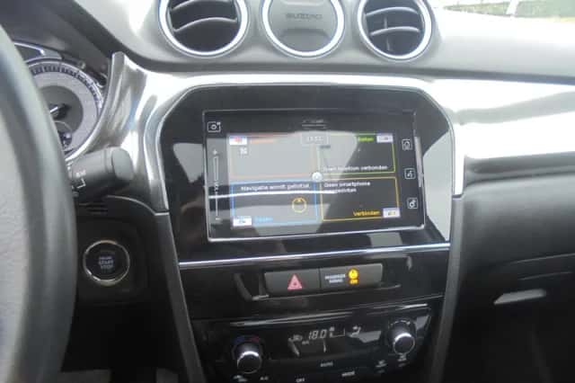 Suzuki Vitara (2022) thumbnail 6