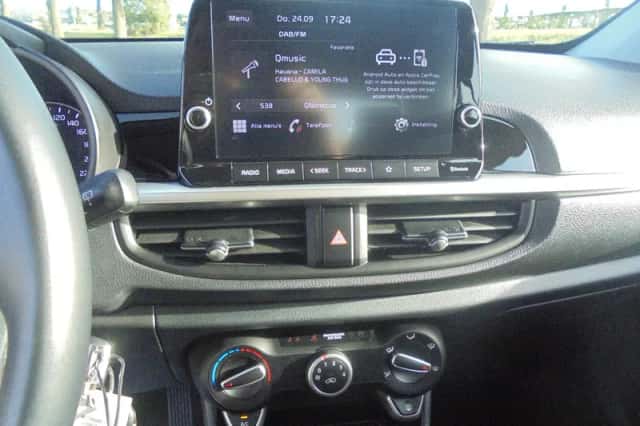Kia Picanto (2021) thumbnail 6