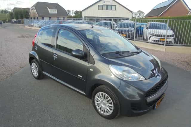 Peugeot 107 (2011) thumbnail 4