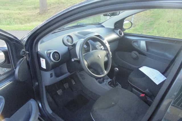 Peugeot 107 (2011) thumbnail 5