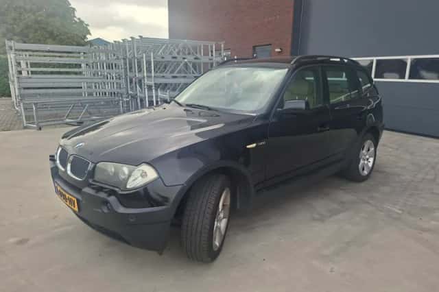 BMW X3 (2003) thumbnail 2