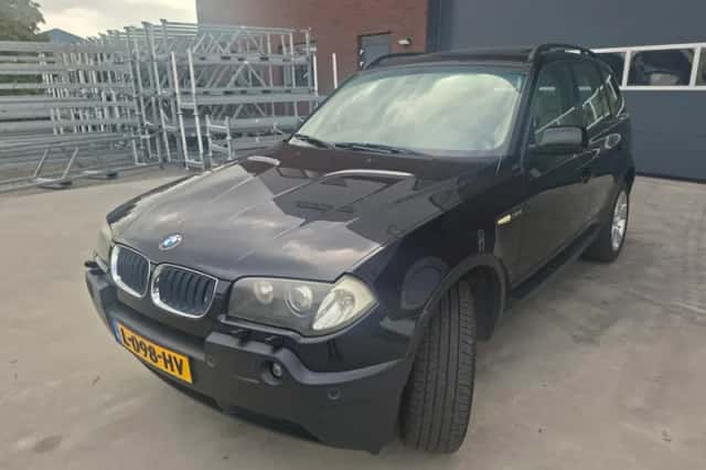 BMW X3 (2003) thumbnail 3