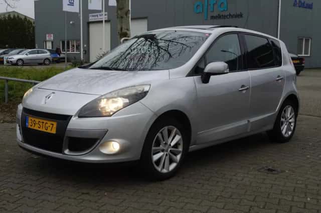 Renault Scénic (2011) thumbnail 4