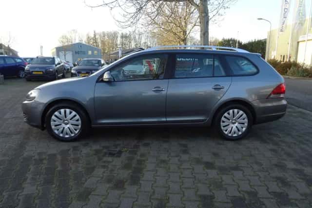 Volkswagen Golf (2010) thumbnail 5