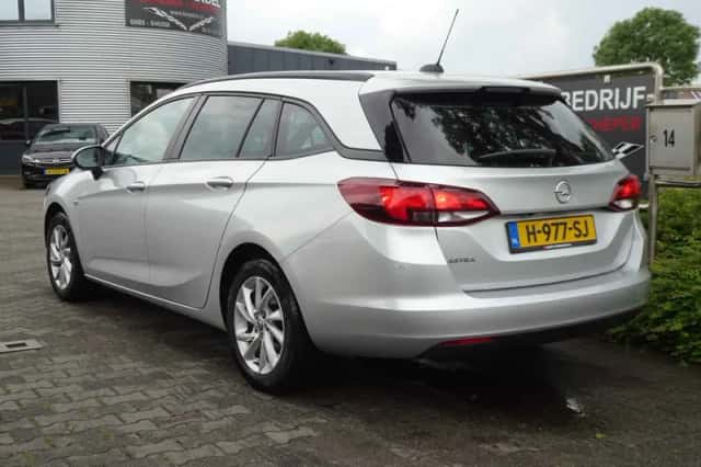 Opel Astra (2020) thumbnail 3