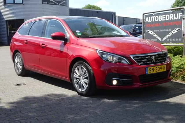 Peugeot 308 (2018) thumbnail 1