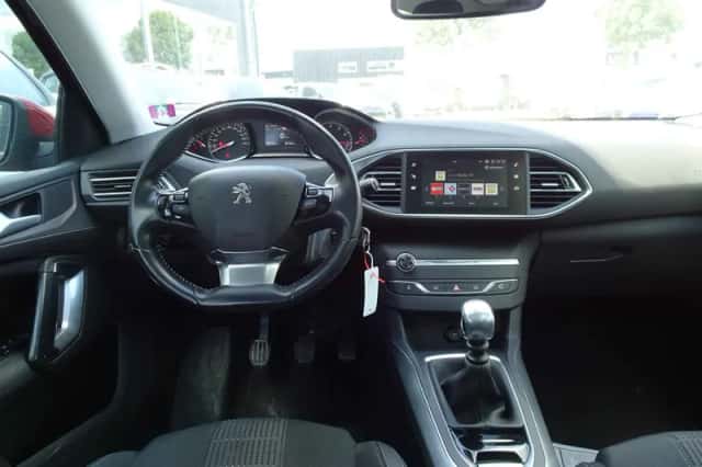 Peugeot 308 (2018) thumbnail 6