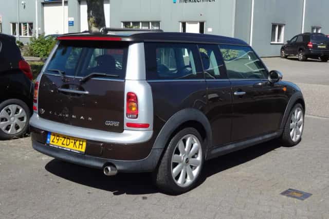 MINI Clubman (2008) thumbnail 2
