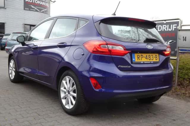 Ford Fiesta (2018) thumbnail 3