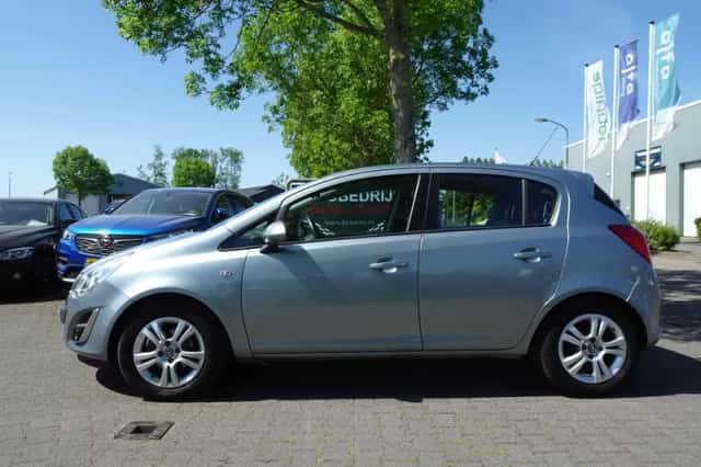 Opel Corsa (2013) thumbnail 5