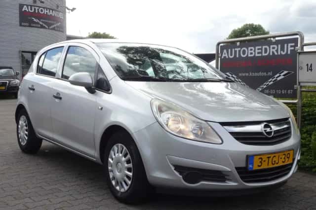 Opel Corsa (2010) thumbnail 1