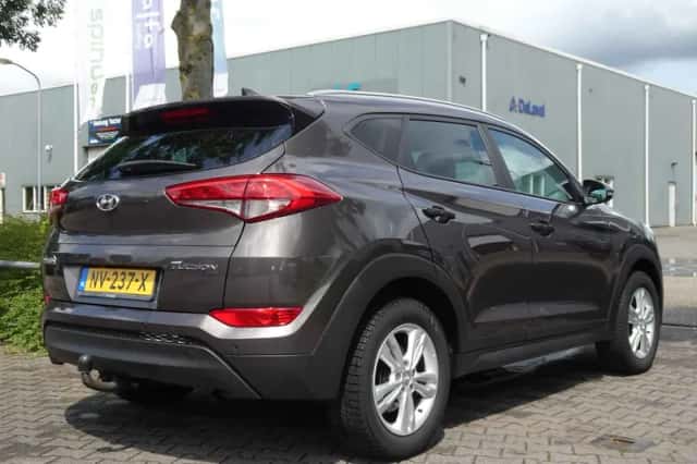 Hyundai Tucson (2017) thumbnail 2