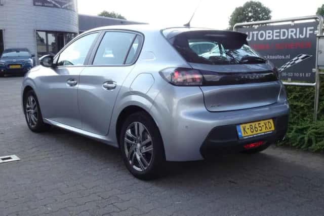 Peugeot 208 (2021) thumbnail 3