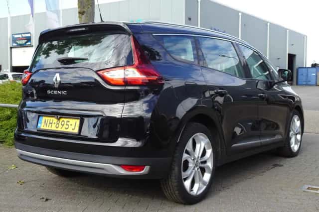 Renault Grand Scénic (2017) thumbnail 2