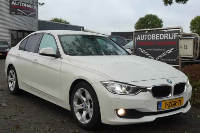 BMW 3-Serie (2015) thumbnail 1