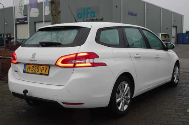 Peugeot 308 (2020) thumbnail 2