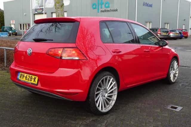 Volkswagen Golf (2014) thumbnail 2