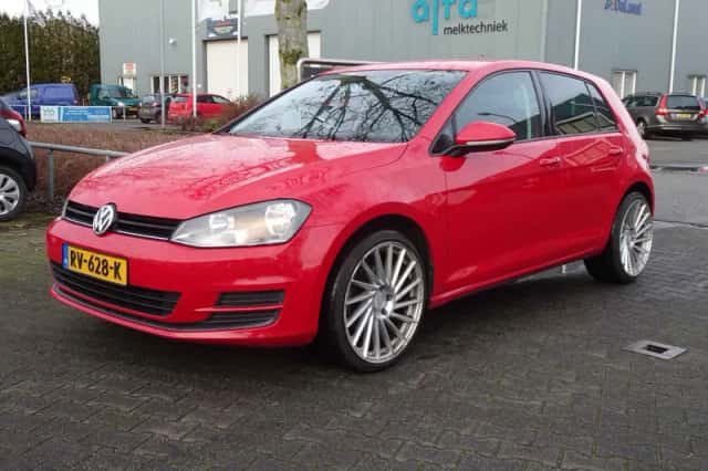 Volkswagen Golf (2014) thumbnail 4