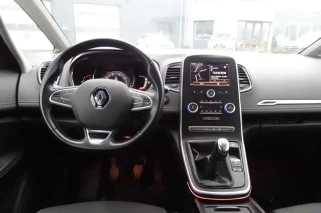 Renault Scénic (2017) thumbnail 6