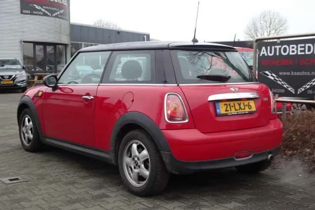 MINI One (2010) thumbnail 3