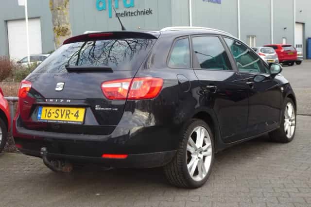 SEAT Ibiza (2011) thumbnail 2