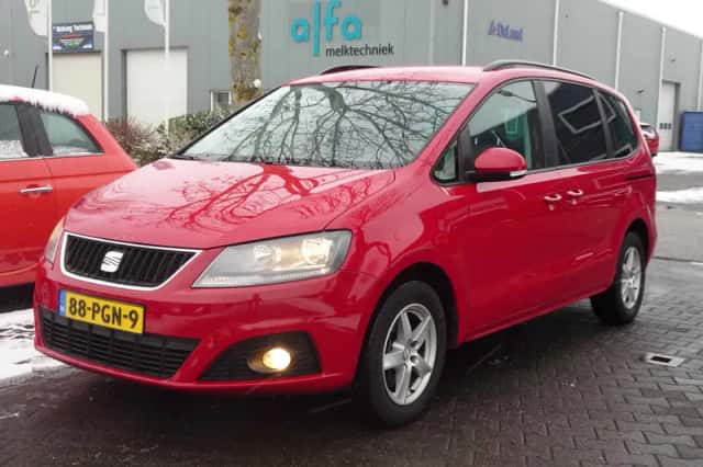 SEAT Alhambra (2011) thumbnail 4