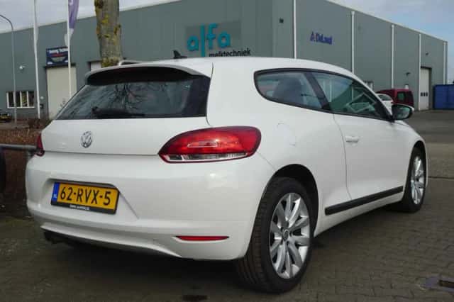 Volkswagen Scirocco (2011) thumbnail 2