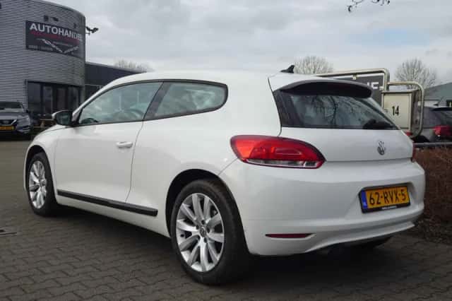 Volkswagen Scirocco (2011) thumbnail 3
