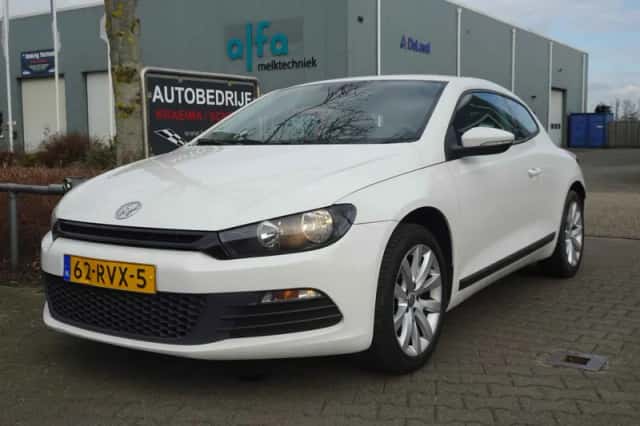 Volkswagen Scirocco (2011) thumbnail 4